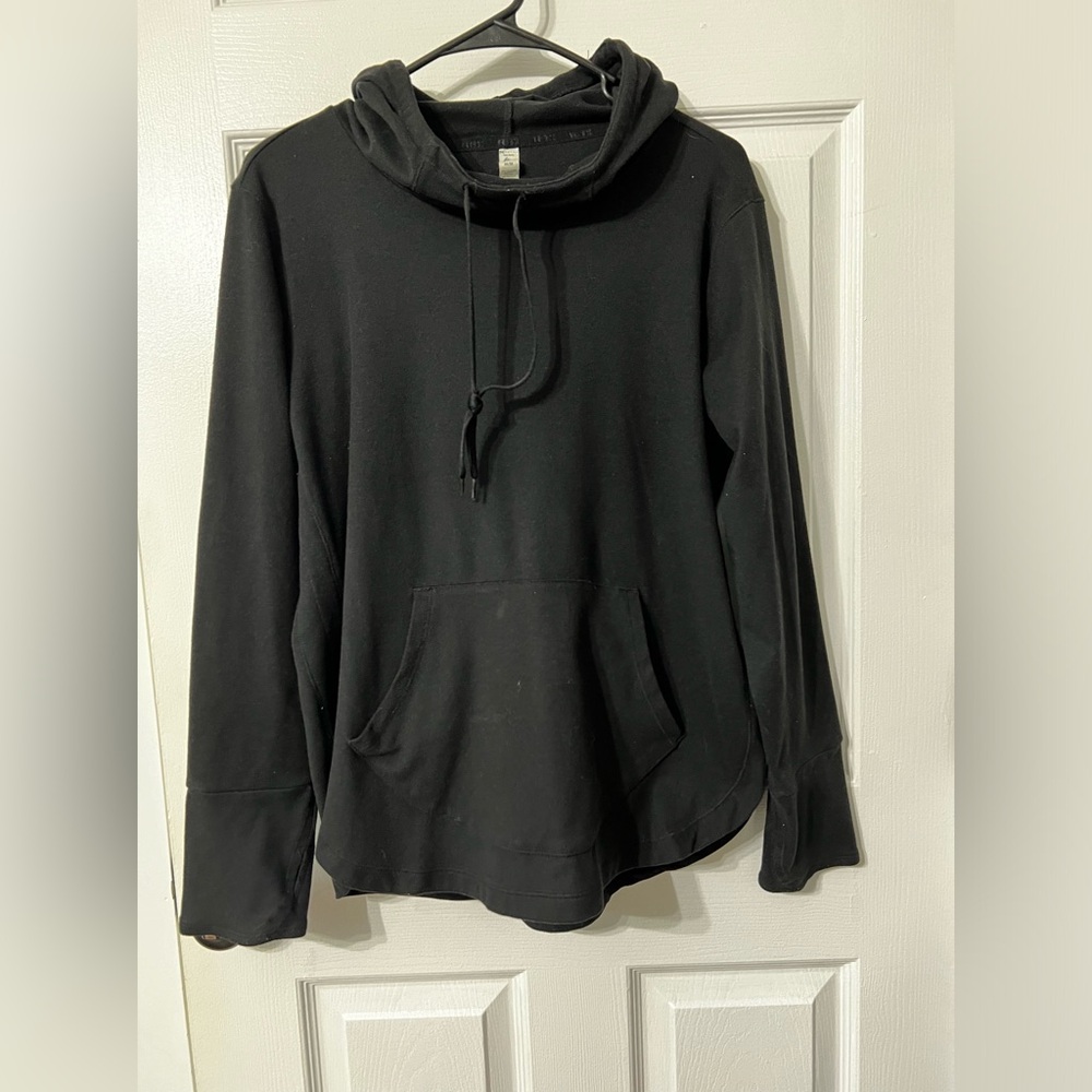 Black fleece workout pullover size medium